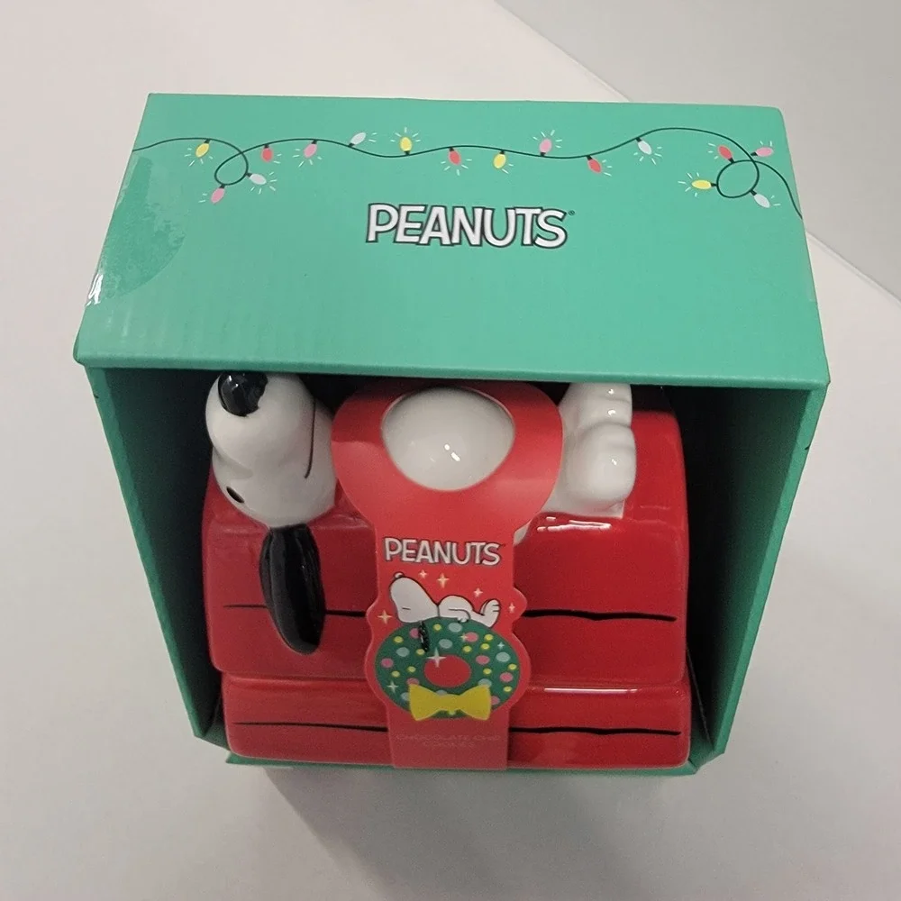 Peanuts Worldwide / Modern Gourmet Foods peanuts 2025